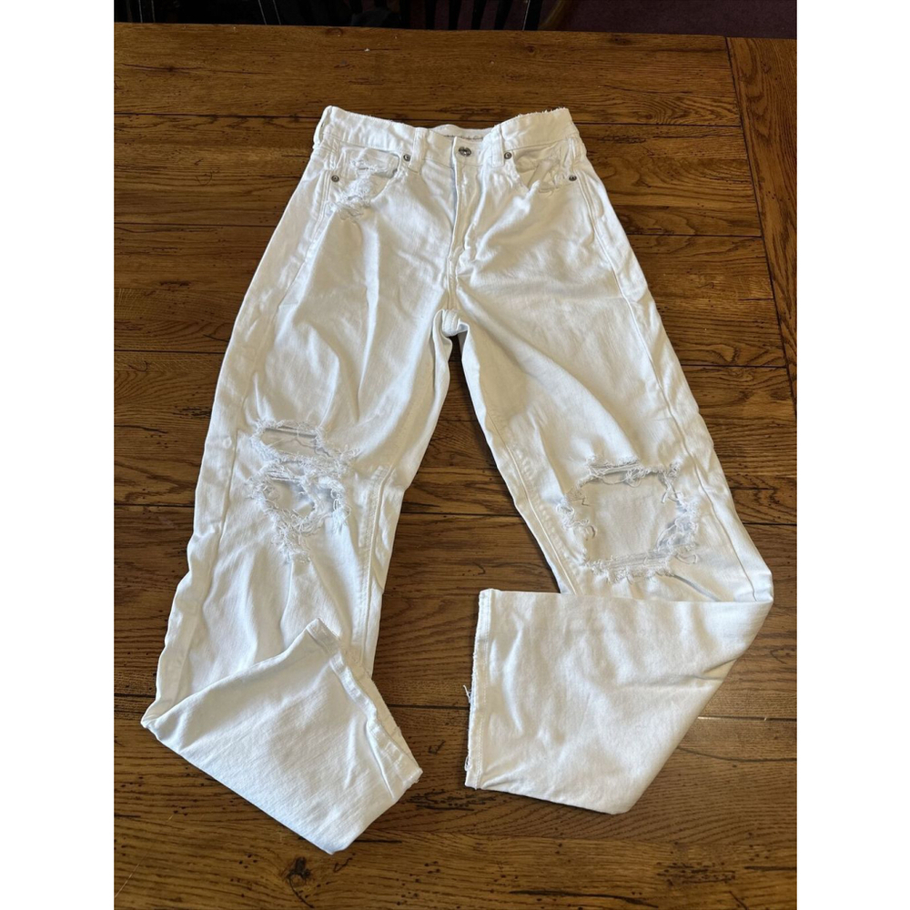 NWOT American Eagle Women's Size 6 Off White Denim Distressed Mom Jeans J79